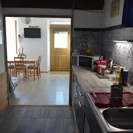 El Roble Apartment *